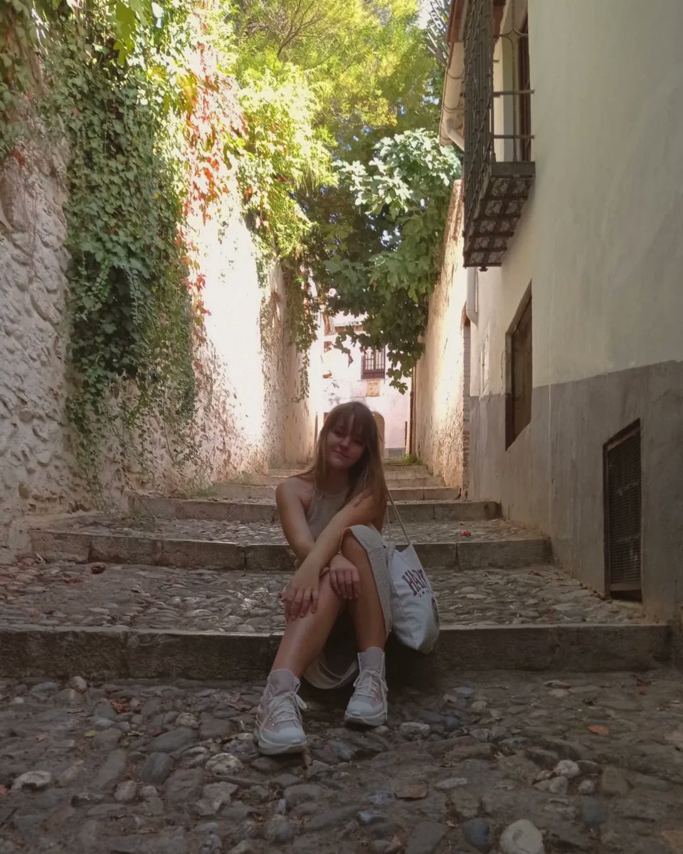 sooyunaclown's tweet photo. Granada tiene algo que nada ni nadie tiene❤️🩹 https://t.co/hICrMrJJux