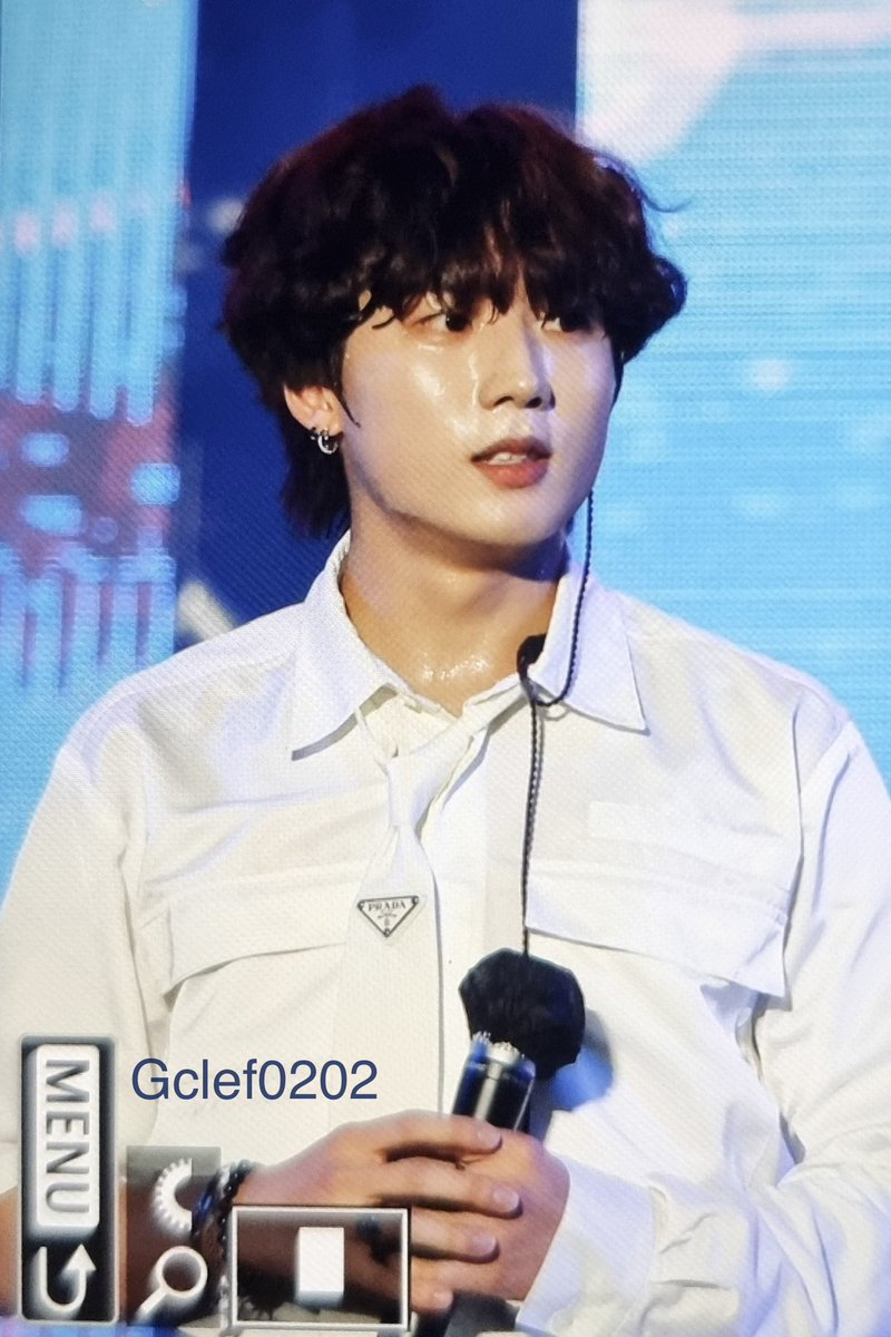 Gclef0202's tweet photo. 221009 ❤️‍🔥

#이건우 #건우 #저스트비 #GEONU #JUSTB #프리뷰 #Preview https://t.co/uesI5meMFp