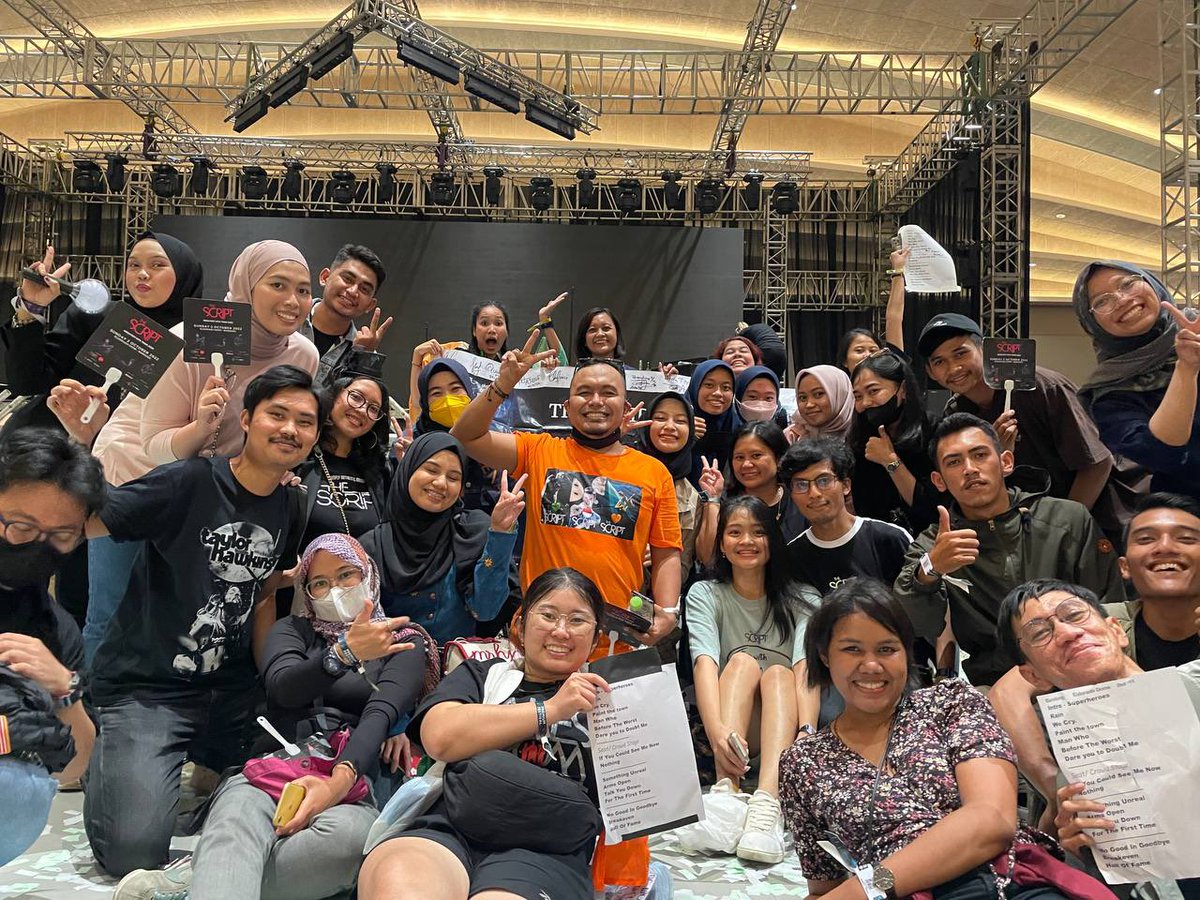 TheScriptIndo's tweet photo. And of course #TheScriptBandung! Thanks for joining us, Keith & Martin. Lots of love from us. π #TheScriptFamily @TheScript_Danny @thescript @glenofthepower https://t.co/08IauG0lg8