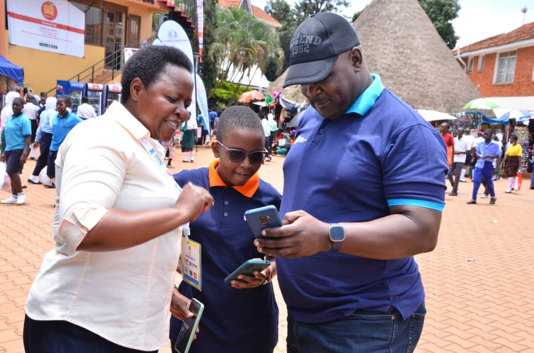 ConsumerUCC's tweet image. UCC Consumer Affairs Head of Department; Joseph Kizito verifying the legitimacy of his mobile device. Come visit our stall at the #28thUMATradeShow2022 &amp;amp; know more about #DeviceVerification #Illegitimatedevices #SIMUKLEAR