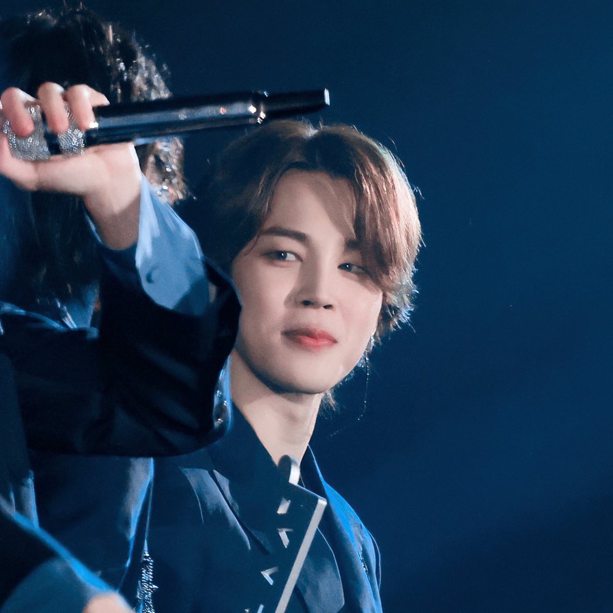 kookmindailys's tweet photo. jimin looking at jungkook 🥺 https://t.co/1VD3Mcyhtv