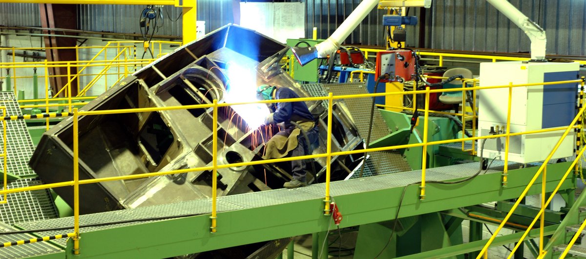 RyszardJonski's tweet photo. The only active production line for new tank hulls in Europe is at the METKA plant in Volos ,Greece, where the Leo 2 hulls are welded.
It is probably the only place in the whole of NATO where new hulls are welded. Leclerc line closed in 2010 and Abrams are rebuilt from old hulls. https://t.co/MYFd2EYOez