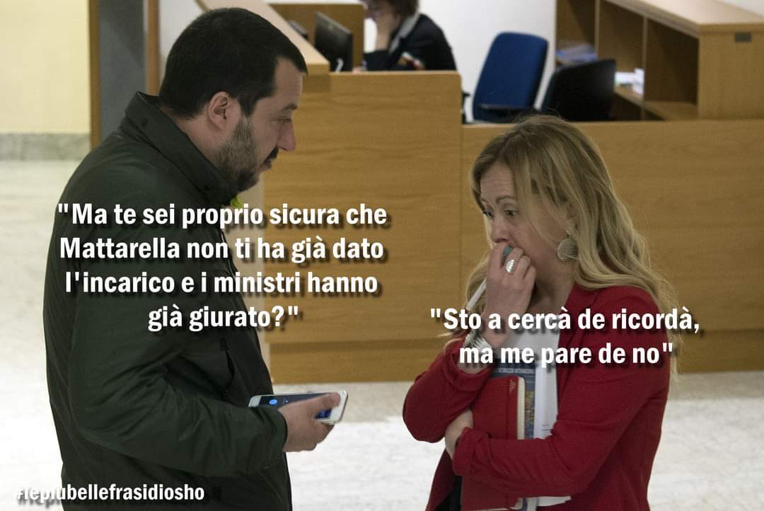 Sinistra in piazza contro il #Governo che non c'è 
#Meloni