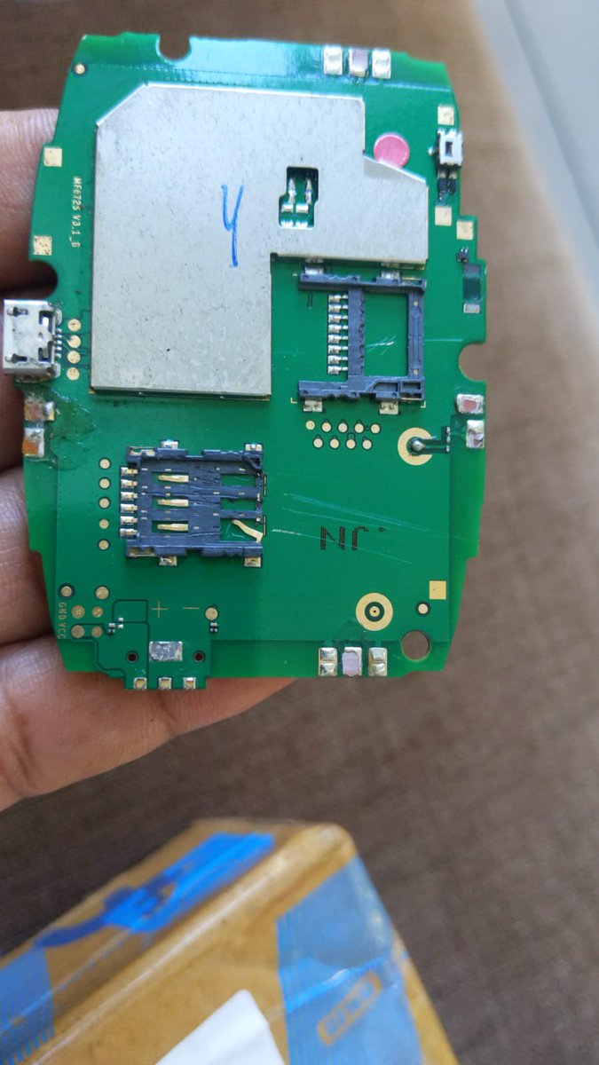 cj_2894's tweet photo. @Flipkart @flipkartsupport  just got the delivery of the product it was COD but item inside is something els. Attaching a picture of what product i have received @aajtak @ABPNews @News18India  i also have the payment receipt and transaction id ( need help asap) https://t.co/WQANwfd8g0