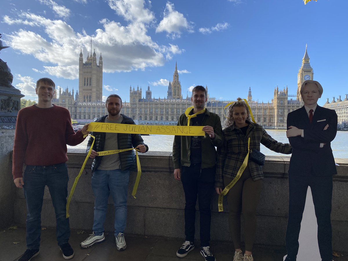 jamesmeteyard's tweet photo. An electric atmosphere at the #SurroundParliment human chain protesting the UK government’s decision to extradite #JulianAssange to the US, where he faces a potential sentence of 175 years for exposing WAR CRIMES. It’s undemocratic &amp; aims to deter journalists from seeking truth. https://t.co/JDAYeatgNp