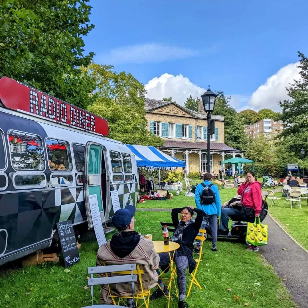 MoulsecoombPlace tweet media