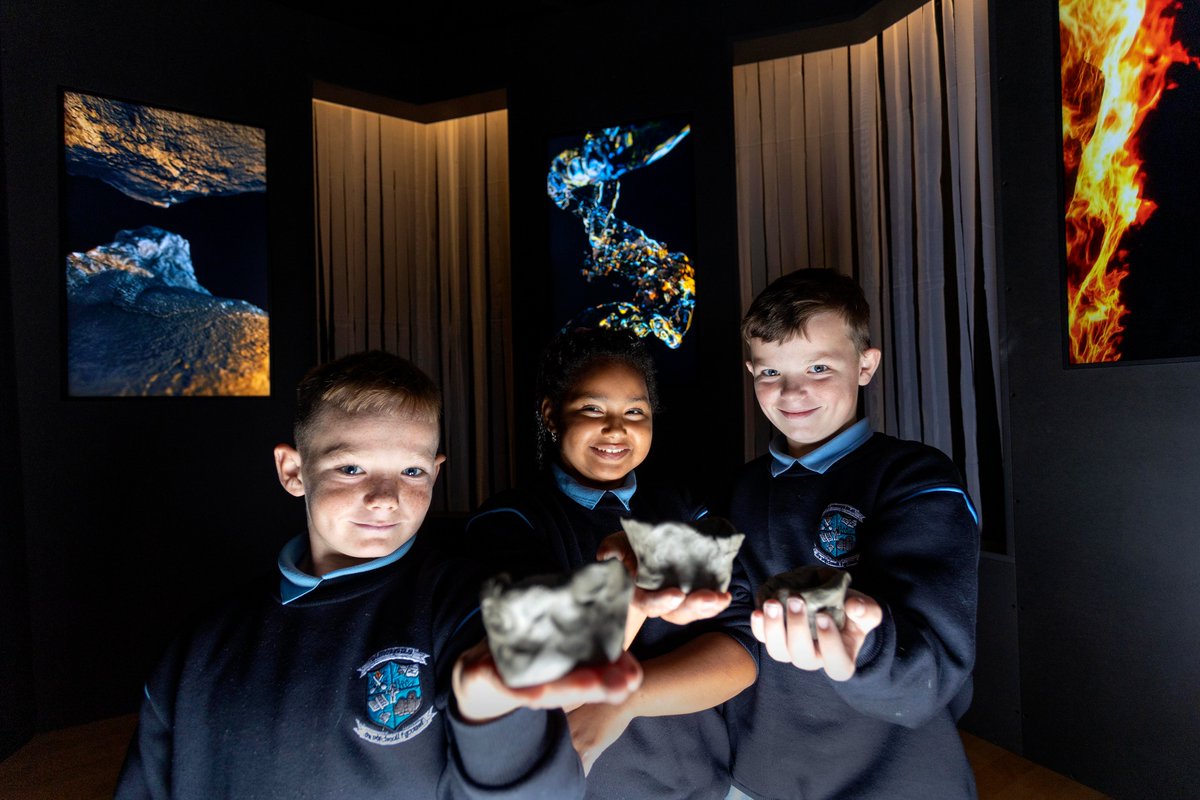 HuntMuseum's tweet photo. Great day to explore Made of Earth @HuntMuseum. Open til 5pm today 😎

Come and experience ceramics through the Senses, VR &amp; Games! 🔎🏺

📷@aephoto1

#MadeofEarth #VR #Games #ceramics #exhibition @Lancophone https://t.co/dVlJhZTLug