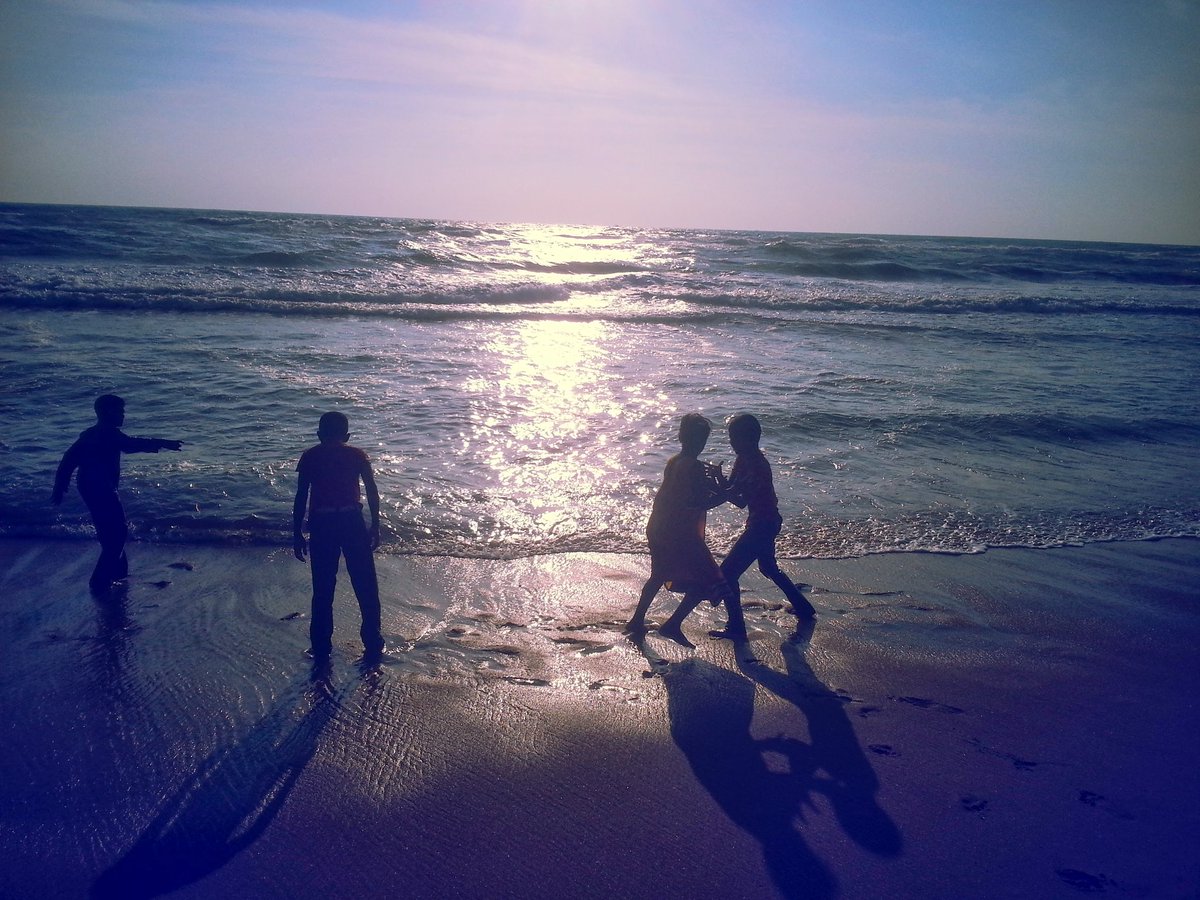 cryptoghost02's tweet image. Children at the beach  pinftagram.com/indivtoken?tok…

#NFTs #NFTCommunity #pinftgram #bsc #beachvibes #NFTMarketplace