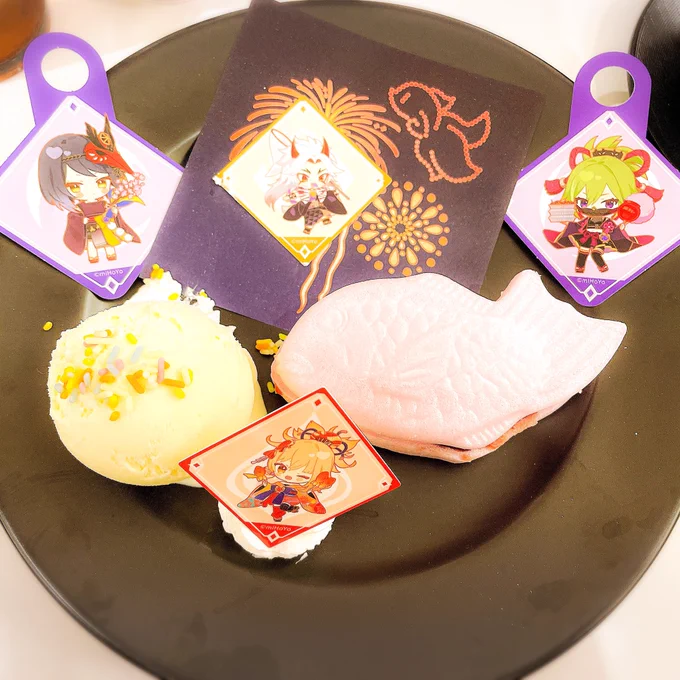 ひなこさんと*\(^o^)/*宵宮のデザートを食べるためだけに通いたいくらい美味しかった、外の皮がパリパリでいちごとあんこがちょうどいい感じですごい好き あとコースター自引きできた…! 