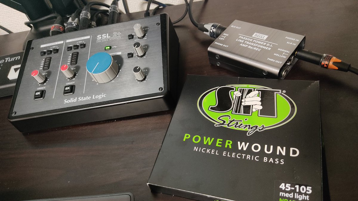 DonoBassist's tweet photo. 録音環境は
ベース:JWBlack J-Bass USA
弦:SIT String POWER WOUND
ケーブル:Nu-ClearCustomSounds
DI:TRIAL Passive Power D.I.
IF:Solid State Logic SSL2+
です!!IFはそのうち乗換見込み!
#SITstring #SITstrings #JWBlack #TRIAL #NuClearCusomSounds #SolidStateLogic https://t.co/6mSFmsK5qN
