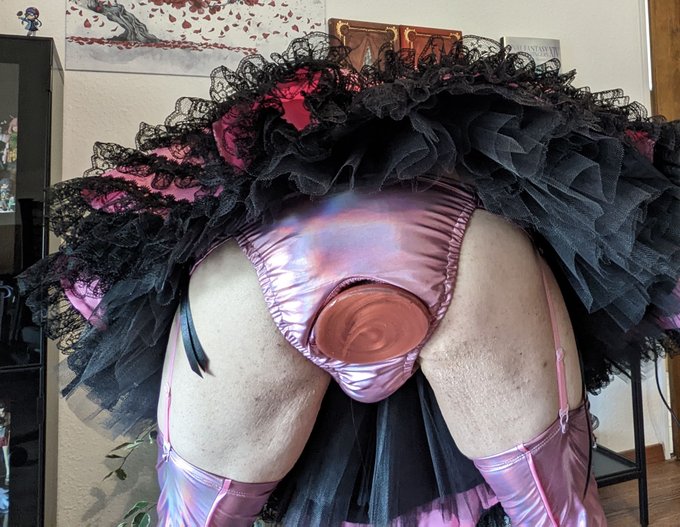 Welcome home #master I prepared your favourite #fuckhole as instructed https://t.co/hZgqK5ufIq<a href="/tag/master"class="tags">#master</a><a href="/tag/fuckhole"class="tags"><span>#fuckhole</span></a>