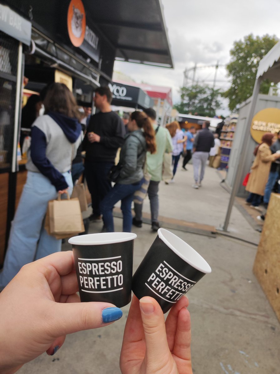 edaersu's tweet photo. Kafein zehirlenmesi loading #istanbulcoffeefestival https://t.co/xXvvthBXMc