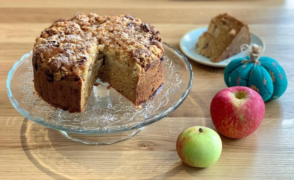Marazion Apple cake 🍎🍏
.
.
.
#applecake #marazionapples #orchard #apple #marazion #veganapplecake #caketime #autumnbaking #apples instagr.am/p/CjfSyTbrhb9/