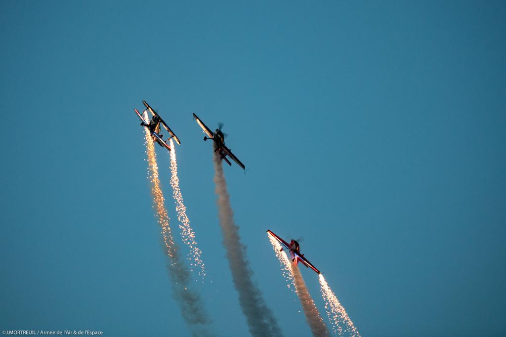 Équipe de Voltige de l'Armée de l'Air tweet media