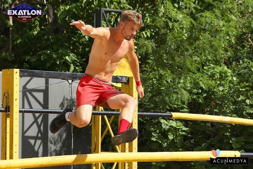 acunmedyaglobal's tweet photo. Speed is the most important weapon for the contestants of Exatlon Slovenija πββοΈπββοΈπββοΈππ»ββοΈ
#ExatlonSlovenija Monday through Friday at 19:45 p.m. on @PlanetTV πΊ
.
.
#Exatlon #SportsMeetsReality #PlanetTv @exatlonsi https://t.co/XVCMHv4T5S
