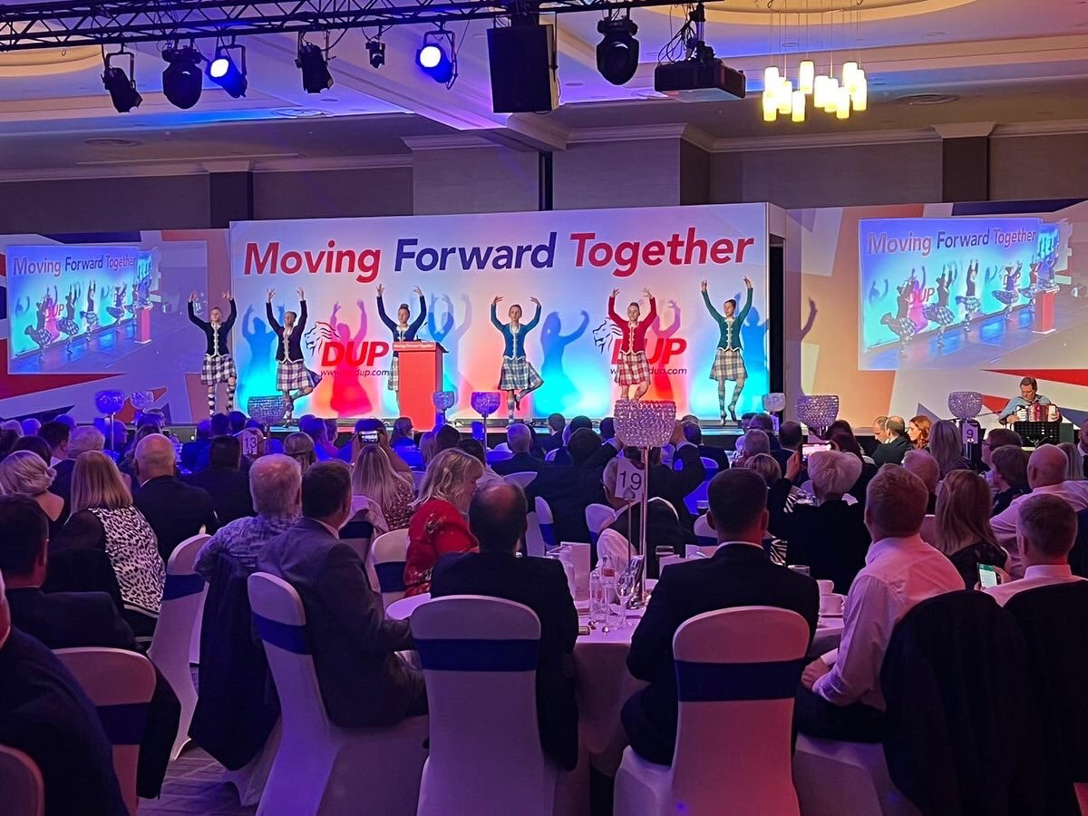 SchombergSoc's tweet photo. Our Kirknarra Highland Dancers were delighted to have been invited to perform at the DUP Conference Dinner Event on Friday night in the Crown Plaza Hotel, Belfast!  

The dancers had a super night and got a great reception from all those in attendance! 

#Kirknarra https://t.co/v6jhtRqKGN