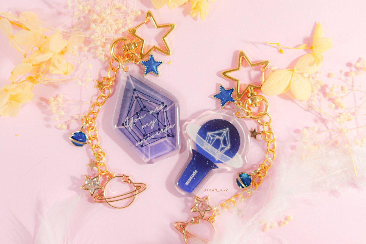 them_417's tweet photo. ✨#Pentagon6thWish🎁✨
📌Details
RT &amp; Like &amp; Comment<Your fav #펜타곤 song >

📌Gift
UniCharm <Light Stick ver> x2
UniCharm <You are My Uni ver> x2

📌Date
10/10 22:10 KST

📌 Winner ennouncement date
11/10

✨WW free shipping☺️

@CUBE_PTG  #PENTAGON
#영원을_약속한펜타곤_6주년 https://t.co/6gWKJ298QZ