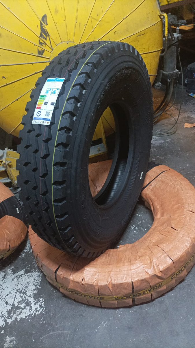 elshqeirat's tweet photo. Get your truck tyre 1200R24-20PR GOODTYRE brand with 2 years warranty.

#tyres 
#trucktyres
#اطارات 
#اطارات_الامارات https://t.co/eGbphdwGKQ