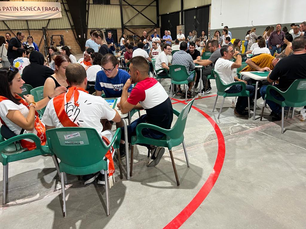 FiestasDelPilar's tweet photo. Vamos a por el Torneo de Guiñote y Parchís #PilarFraga2022!!!!!! 🧡🤍🧡🤍#prepilar #torneoguiñote #torneoparchis #peñafragatina #pilarfraga2022 #fiestasdelpilar #fraga #huesca #del11al16deoctubre https://t.co/CkRYaqD7Y0