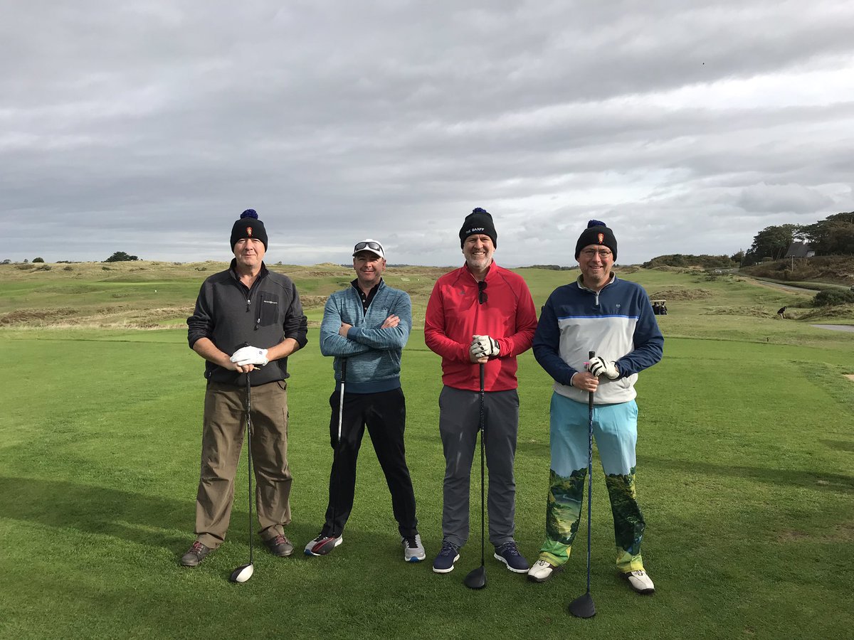 Congratulations to <a href="/dickerboy/">Martin</a> on winning the trophy for his first time at #Banff2022. Day 3 was staged at the glorious <a href="/PennardGolfClub/">Pennard Golf Club</a> on the #Gower peninsula