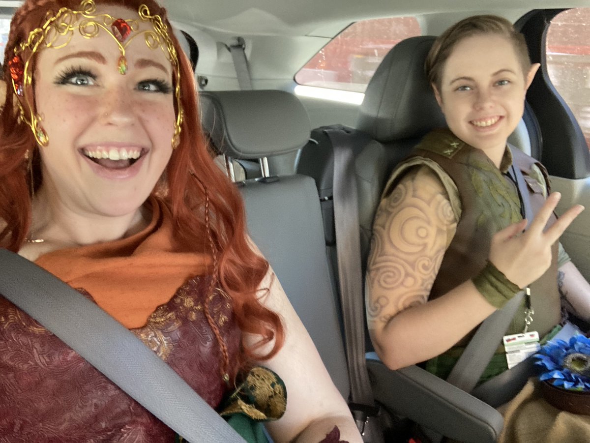 annieexmachina's tweet photo. Team Air Ashari is headed to #NYCC2022 

#CriticalRole #CriticalRoleCosplay https://t.co/73B420xC0W