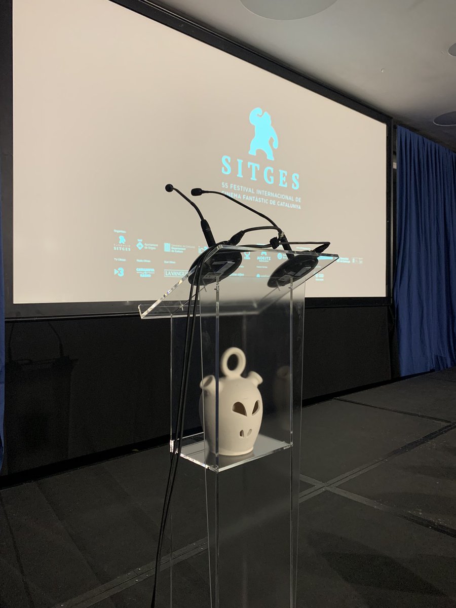 Todo listo para presentar #Ummo en <a href="/sitgesfestival/">Sitges Film Festival</a>. 🫶 

Creada por @lauragpousa &amp; Javier Olivera, esta serie documental de 3 episodios nos cuenta una historia de platillos volantes mezclada con nazis, sectas, hipnotistas y experimentos de control social. #Sitges2022