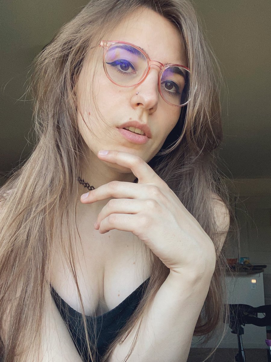 Faye On Twitter Boobs Out For Harambesexiezpix Web Porn