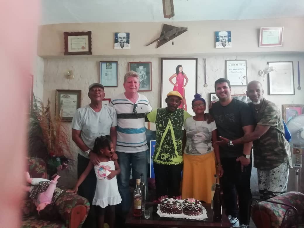 Osbel Marrero Acosta (@osbelmarrero) on Twitter photo Hoy visitamos a la familia de los muñequitos con el presidente de la UNEAC provincial . Celebrar este aniversario con el compromiso de todo lo que ha aportado esta agrupación a nuestra cultura siempre es un privilegio.
<a href="/mariofsabines/">Mario Sabines Lorenzo</a> <a href="/SuselyMorfaG/">Susely Morfa González</a> <a href="/gpppmatanzas/">Gobierno Provincial del Poder Popular en Matanzas</a> <a href="/InesMChapman/">Inés María Chapman Waugh</a> Hoy visitamos a la familia de los muñequitos con el presidente de la UNEAC provincial . Celebrar este aniversario con el compromiso de todo lo que ha aportado esta agrupación a nuestra cultura siempre es un privilegio.
<a href="/mariofsabines/">Mario Sabines Lorenzo</a> <a href="/SuselyMorfaG/">Susely Morfa González</a> <a href="/gpppmatanzas/">Gobierno Provincial del Poder Popular en Matanzas</a> <a href="/InesMChapman/">Inés María Chapman Waugh</a>