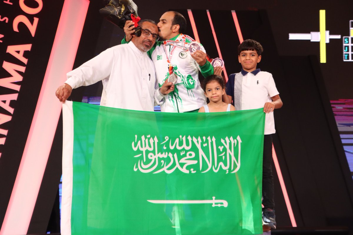 في منافسات وزن 55 كجم شهدت قوة وشراسة 
وبطلنا منصور يحقق فضية الخطف برفعه 119 كجم  وبرونزية الكلين والنتر برفعه 140 كجم 
وبرونزية المجموع 259 كجم 
الف مبروك للوطن 🇸🇦

#رفع_الأثقال 
#الاتحاد_السعودي_لرفع_الأثقال 
#بطولة_آسيا_لرفع_الاثقال pic.x.com/4NzYiwbYnt