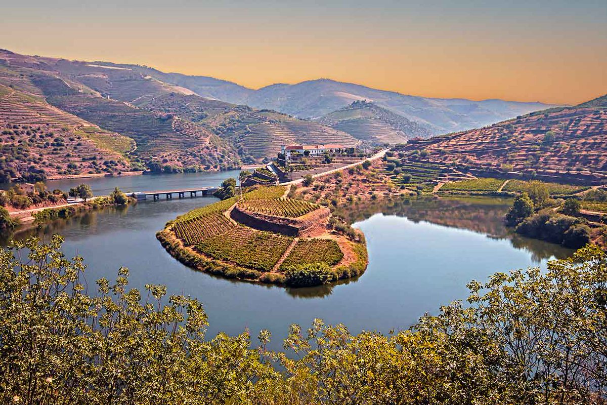One of the forgotten wonders of the world? In Portugal, where else! portugaltravelguide.com/douro/