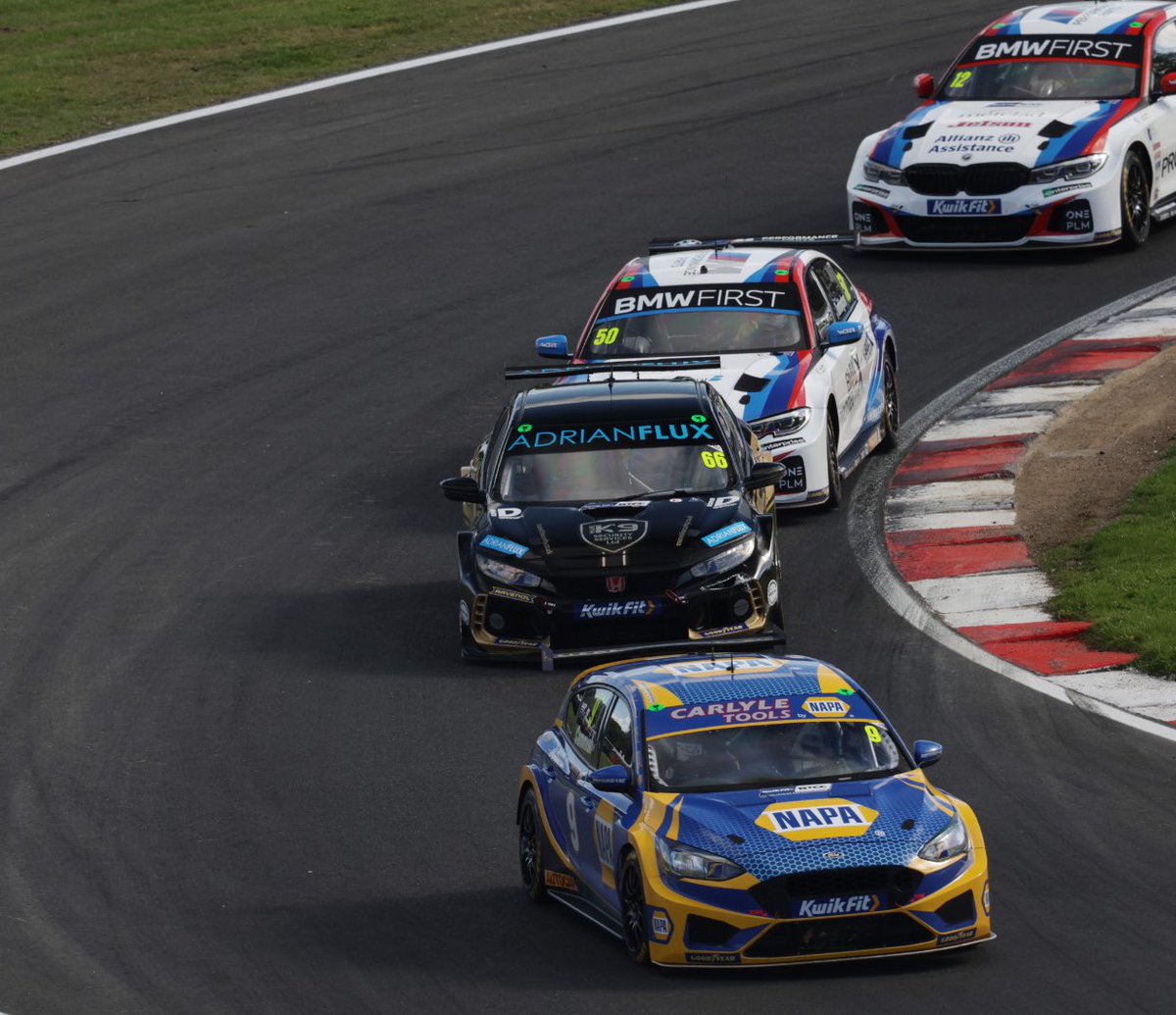 AllianceRaceUK's tweet photo. Final race of the @BTCC season upcoming soon…race scheduled for 17.15 but timetable delays mean it may be slightly later!

Grid: 
P3 @DanCammish 
P6 @ASuttonRacing 
P22 @samosbornebtcc 
P23 @OllieJackson48 

Watch LIVE on ITV4 📺 

📸 @JakobEbrey 

#ImWithMotorbase #BTCC https://t.co/JeYT1EF24r