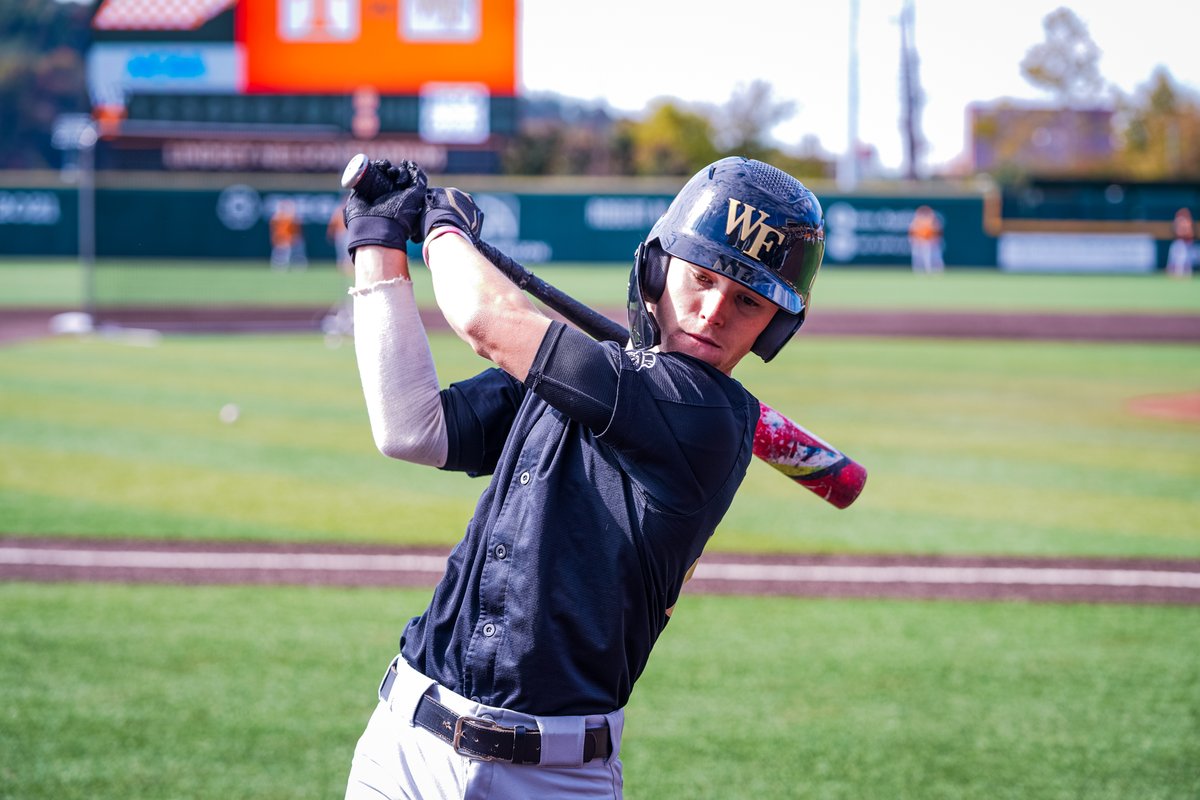 WakeBaseball's tweet photo. Beautiful day for some ball 💪 https://t.co/5FSOy12HER
