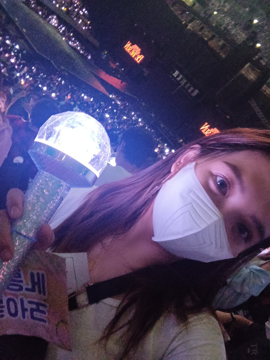 dk_4_aj131's tweet photo. 💎another day to remember 10.08.22💎 
i'm just so happy that our boys was able to enjoy the 2 days concert hihi 💙🤍

DAY 1: TEAM CONCERT 
DAY 2: TEAM LABAS https://t.co/dpAIGc3hPC