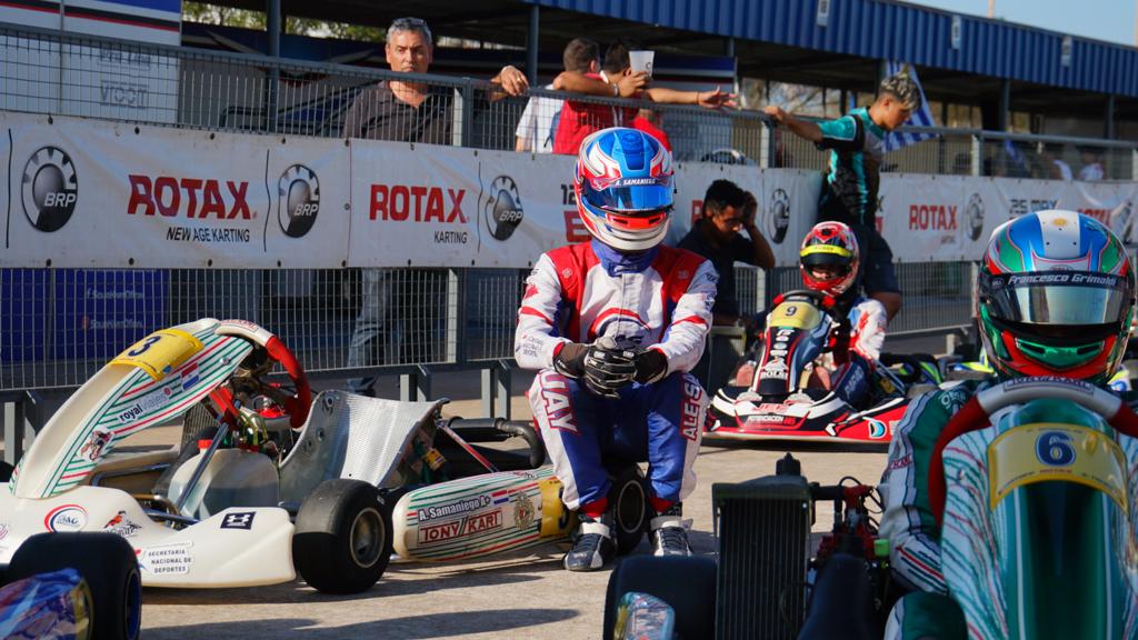 🏆Podio de <a href="/Alesama46/">Alejandro Samaniego</a> 🇵🇾 en Formosa

El bicampeón sudamericano se quedó con el 3⁰ puesto en la gran final de Rotax de Argentina 🇦🇷 en la cat. Senior Max

VAMOS #LeonGuarani 🦁