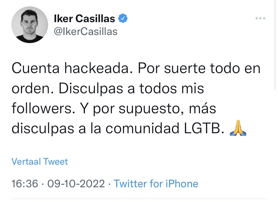 danielverlaan's tweet photo. De zogenaamde “hacker” zou heel toevallig de inmiddels verwijderde ‘ik ben homo’-tweet ook vanaf een iPhone hebben verstuurd.

I call bullshit. https://t.co/LPhiGY7Llt