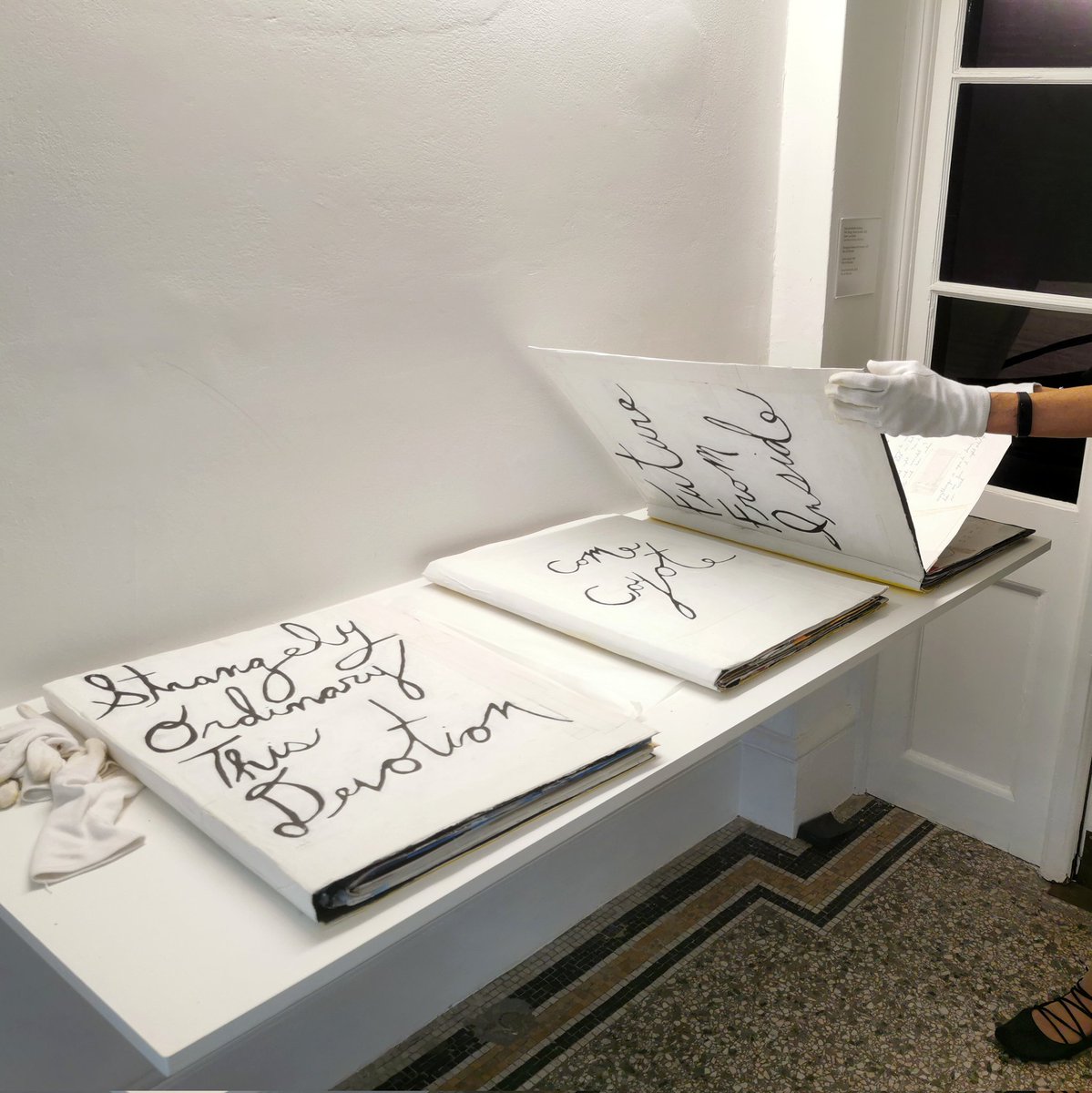 gkoutsika's tweet image. Two new #exhibitions @CamdenArtCentre - Out of the Blue by #ForestBess &amp;amp; Cuts in the Day by Dani &amp;amp; Sheilah #ReStack ... documenting two different ways of being in the US. #art #artists