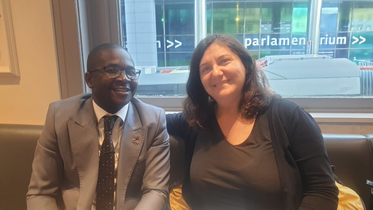 RDC_JPS's tweet photo. Bon retour à notre co-chair, @stevenmalaki11, qui vient d'effectuer une tournée 🇪🇺enne où il a rencontré différentes institutions de l'UE (Parlement &amp; Commission 🇪🇺, Service Européen pour l'Action Extérieur) et +ieurs ONGI.
Il a sollicité leur appui au #PAN2250RDC

@BunkuluYves https://t.co/Yszik2tCVw