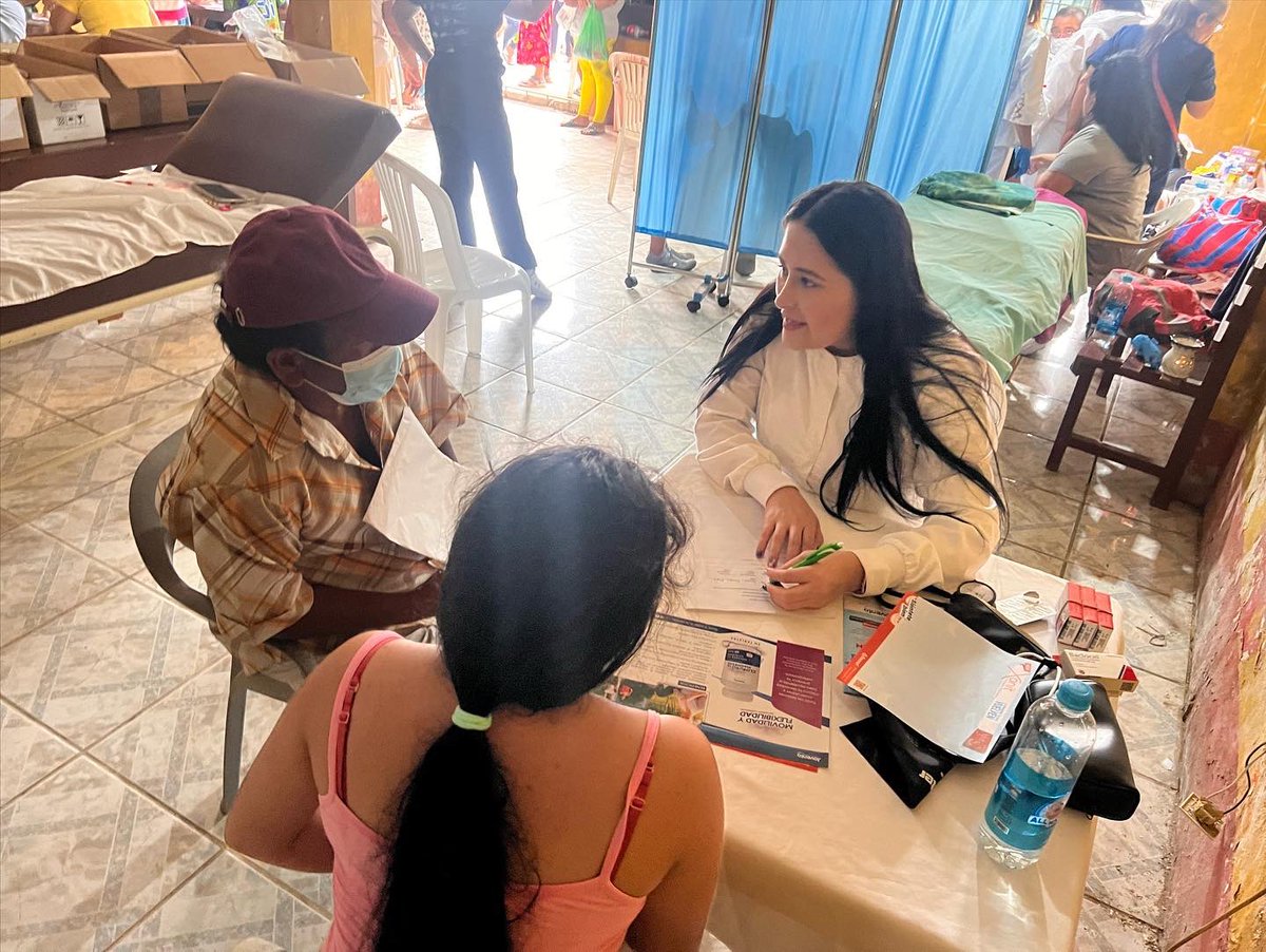 JohanaGranda84's tweet photo. Recorriendo diferentes barrios y ciudadelas de Machala, llegando a cada rincón de nuestra provincia con brigadas médicas, y difundiendo nuestro mensaje a cada Órense! #JuntosHaremosHistoria #RC5 #plan77 https://t.co/8sKZeEtjDM