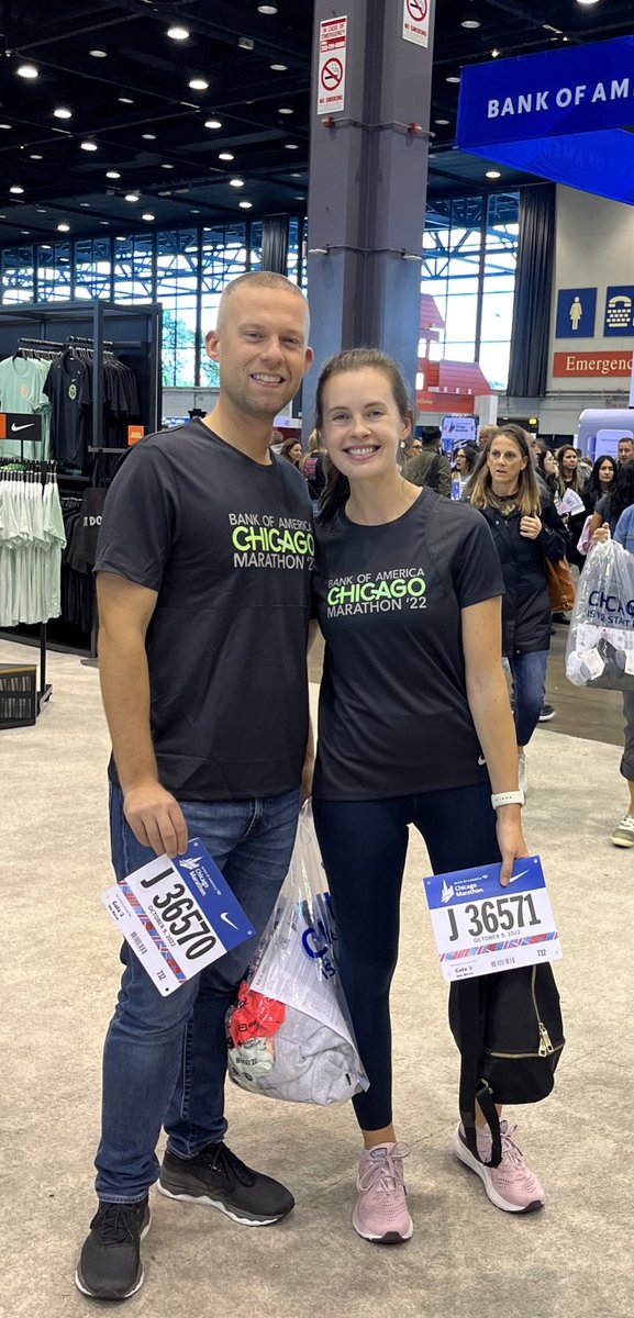 hannahklane's tweet photo. Cheering on my brother and best friend as they run the Chicago Marathon today! Their dedication to training over the past few months has been absolutely amazing!🏃🏻🏃🏻‍♀️ @YakLane @SusanBarryRD https://t.co/Ayo58rpWwk