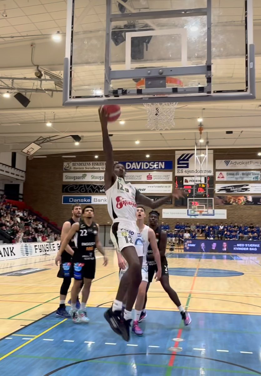 DrewT_Richards's tweet photo. Love being able to watch former UNCP Braves pursuing their professional basketball careers. The list keeps growing! @TyrellKirk @30murraySC #SpencerLevi @akiapruitt #BraveNation #ProfessionalBraves https://t.co/GKdb4cD02d