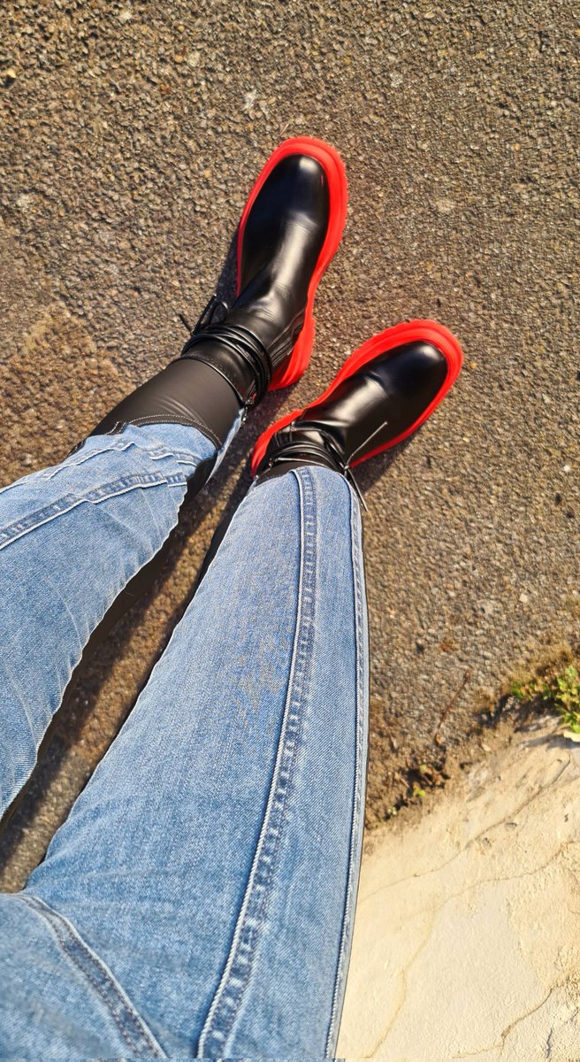 weakformyfeet's tweet photo. What time is it, LOSER ⁉️
Time to crush your balls while I enjoy MY cigarette‼️🤣🤣🤣
#smokingbeauty #smokingcigarettes #leatherboots #leatherjeans #cbt #crushingballs #pindick #sph #smallcock #cuckold #crushingfetish #timetosuffer #findom #femdom #rt
@promo_femdom @dev_oted https://t.co/shqCMB5Hek