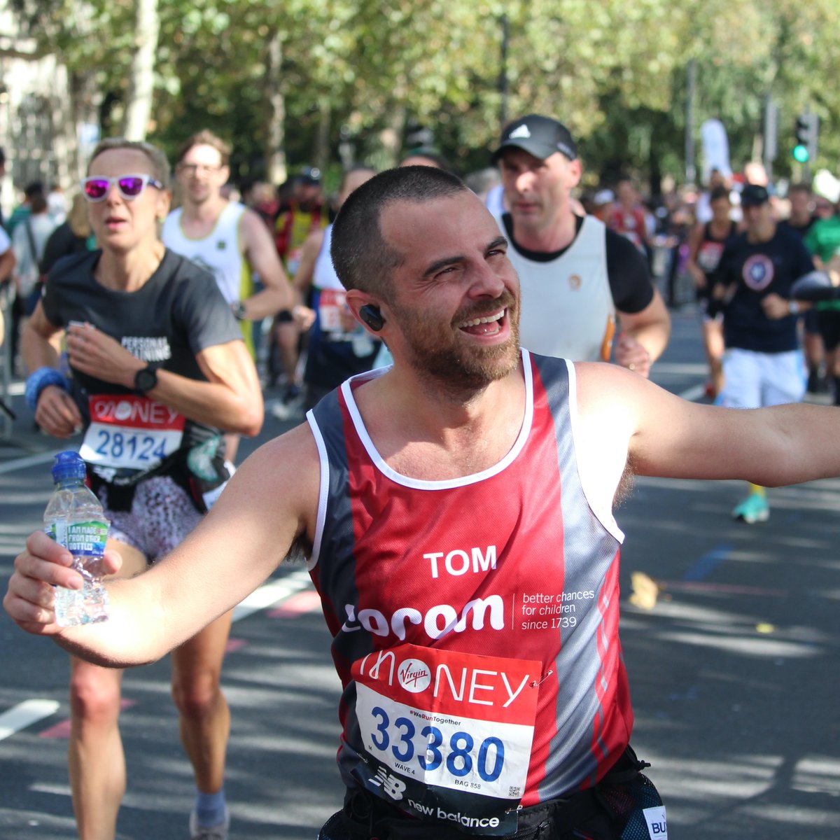 Coram's tweet photo. Missed out on the ballot for next year's @LondonMarathon?

You can still apply for a Coram charity place to take part in the best marathon in the world!

Apply now to avoid disappointment!

Click here: https://t.co/fLVQpri1yt

#WeAreCoram | #LondonMarathon https://t.co/Loum1A7gqC