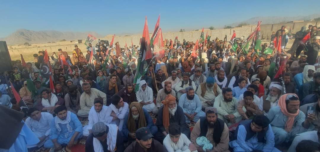PPP Baluchistan (@pppbaluchistan) on Twitter photo کوئٹہ : پاکستان پیپلز پارٹی بلوچستان کے صوبائی صدر میر چنگیز خان جمالی ودیگر پی پی پی ضلع کوئٹہ کے زیر اہتمام سمنگلی کلی مریانی آباد میں منعقد شمولیتی تقریب سے خطاب کررہے ہیں،
<a href="/ChangezJamali1/">Mir Changez Khan Jamali</a> کوئٹہ : پاکستان پیپلز پارٹی بلوچستان کے صوبائی صدر میر چنگیز خان جمالی ودیگر پی پی پی ضلع کوئٹہ کے زیر اہتمام سمنگلی کلی مریانی آباد میں منعقد شمولیتی تقریب سے خطاب کررہے ہیں،
<a href="/ChangezJamali1/">Mir Changez Khan Jamali</a>