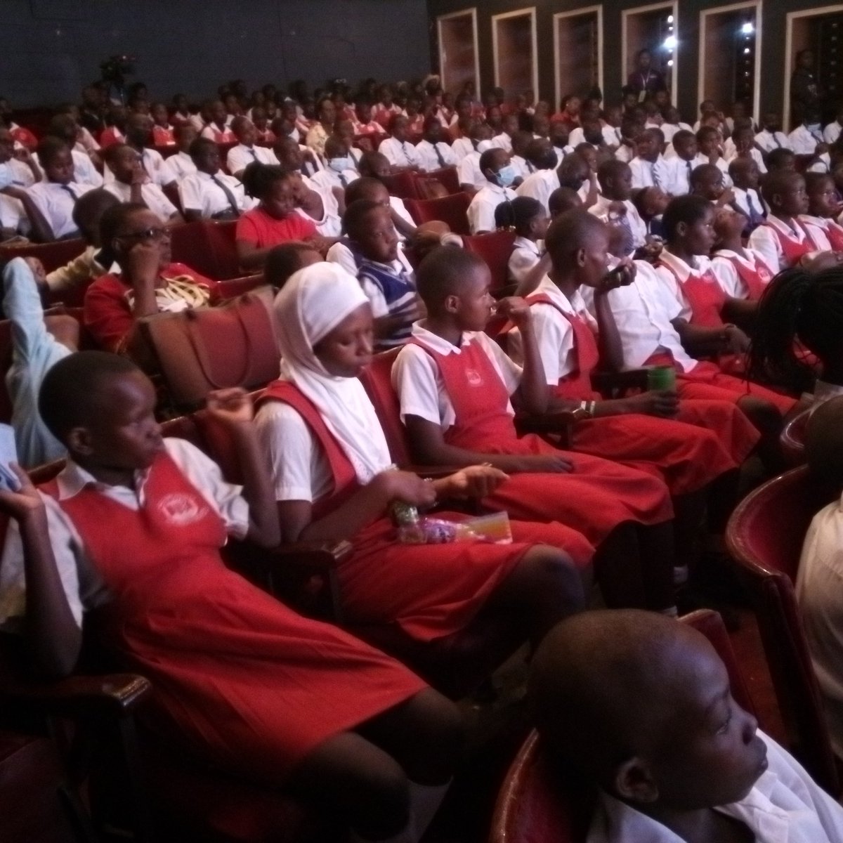 AumaConcy's tweet photo. Uganda@60🇺🇬. Keep the girl child at school. They can make it too. Reaching out to 1000girls to inspire the next generation thru education.
#NationalTheatre , #Tasslesfilms,
@FAWEUganda ,@TEACH4UG ,@Field_of_Hope ,@susan_opok ,@magie ,@OkelloCalvin54. Your Stories counts👌 https://t.co/wwtWC3YmD6