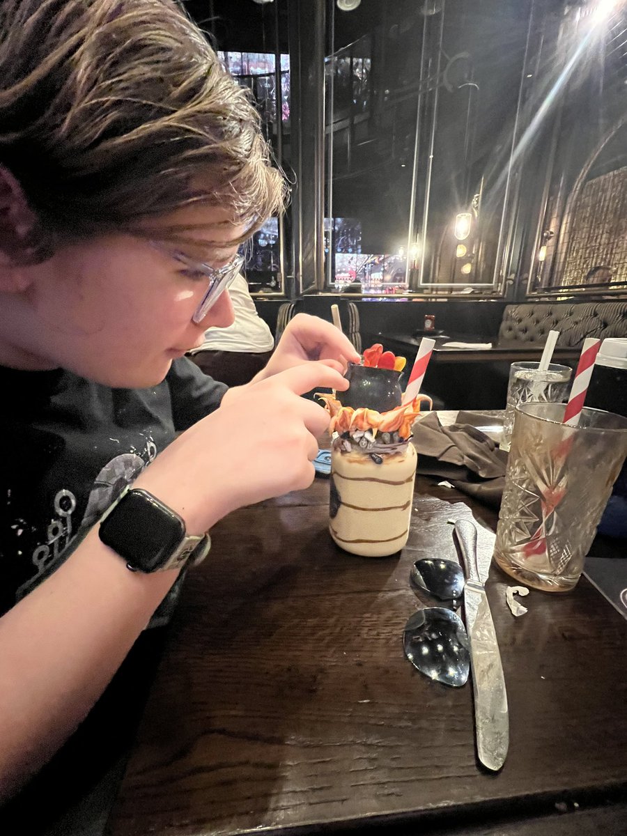 VaskenDesign's tweet photo. Birthday weekend coming to a end! Today is my birthday! Only thing I’m missing is my wife… but I’ll see her tomorrow https://t.co/DtPhXciOwy