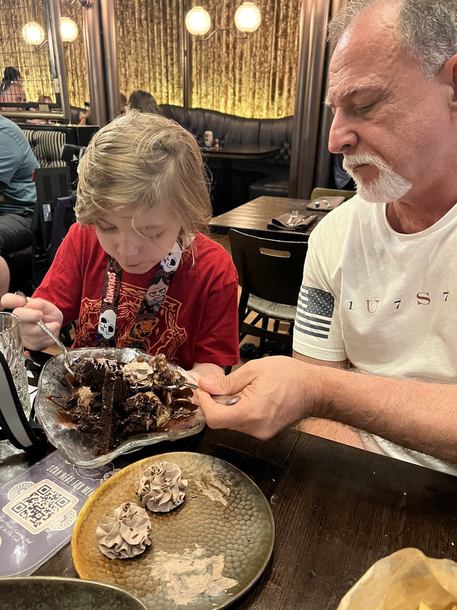 VaskenDesign's tweet photo. Birthday weekend coming to a end! Today is my birthday! Only thing I’m missing is my wife… but I’ll see her tomorrow https://t.co/DtPhXciOwy