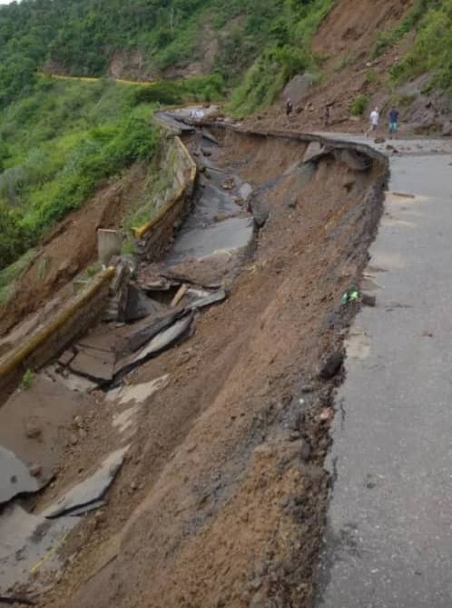 Dayanakrays's tweet photo. #9Oct 

Así se encuentra Chichiriviche de la Costa tras fuertes lluvias de este sábado. https://t.co/L0eWHnSPGb
