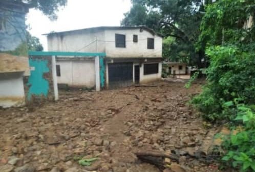 Dayanakrays's tweet photo. #9Oct 

Así se encuentra Chichiriviche de la Costa tras fuertes lluvias de este sábado. https://t.co/L0eWHnSPGb