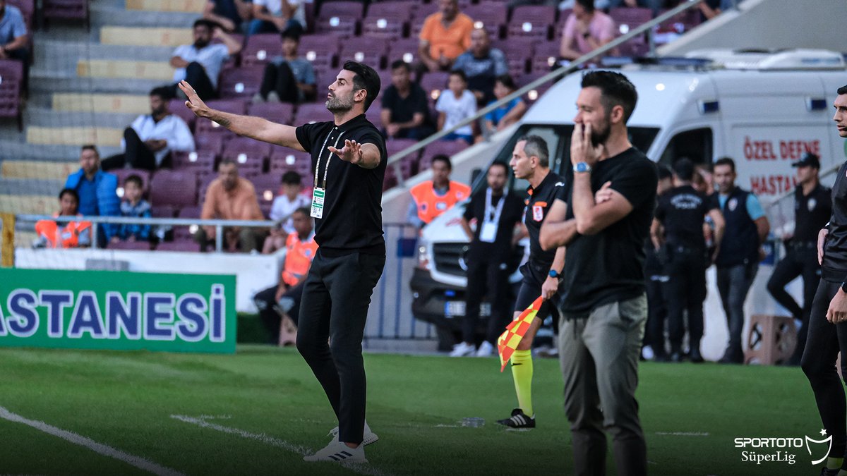 superlig's tweet photo. 😎 2/2! 

@1VolkanDEMIREL 🤝 @Hatayspor_FK https://t.co/cjJTzkKnq0