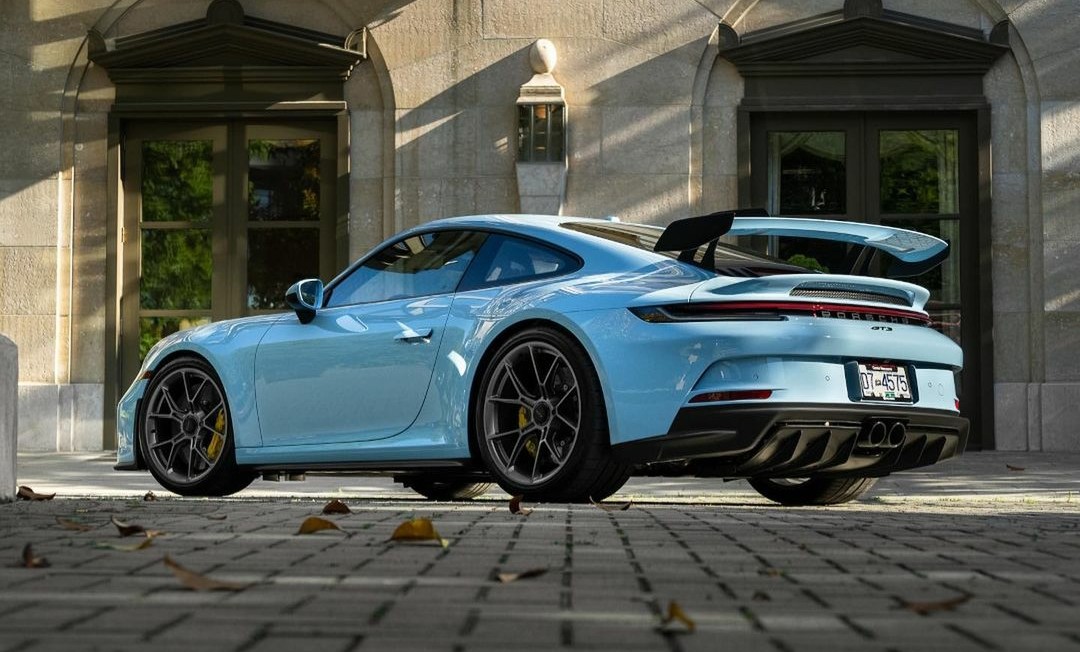 PorscheCIub's tweet photo. Paint-to-Sample Gulf Blue 992 GT3 https://t.co/wHNKx3mOSm